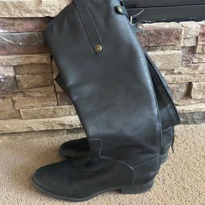 Black size 81/2 boots .